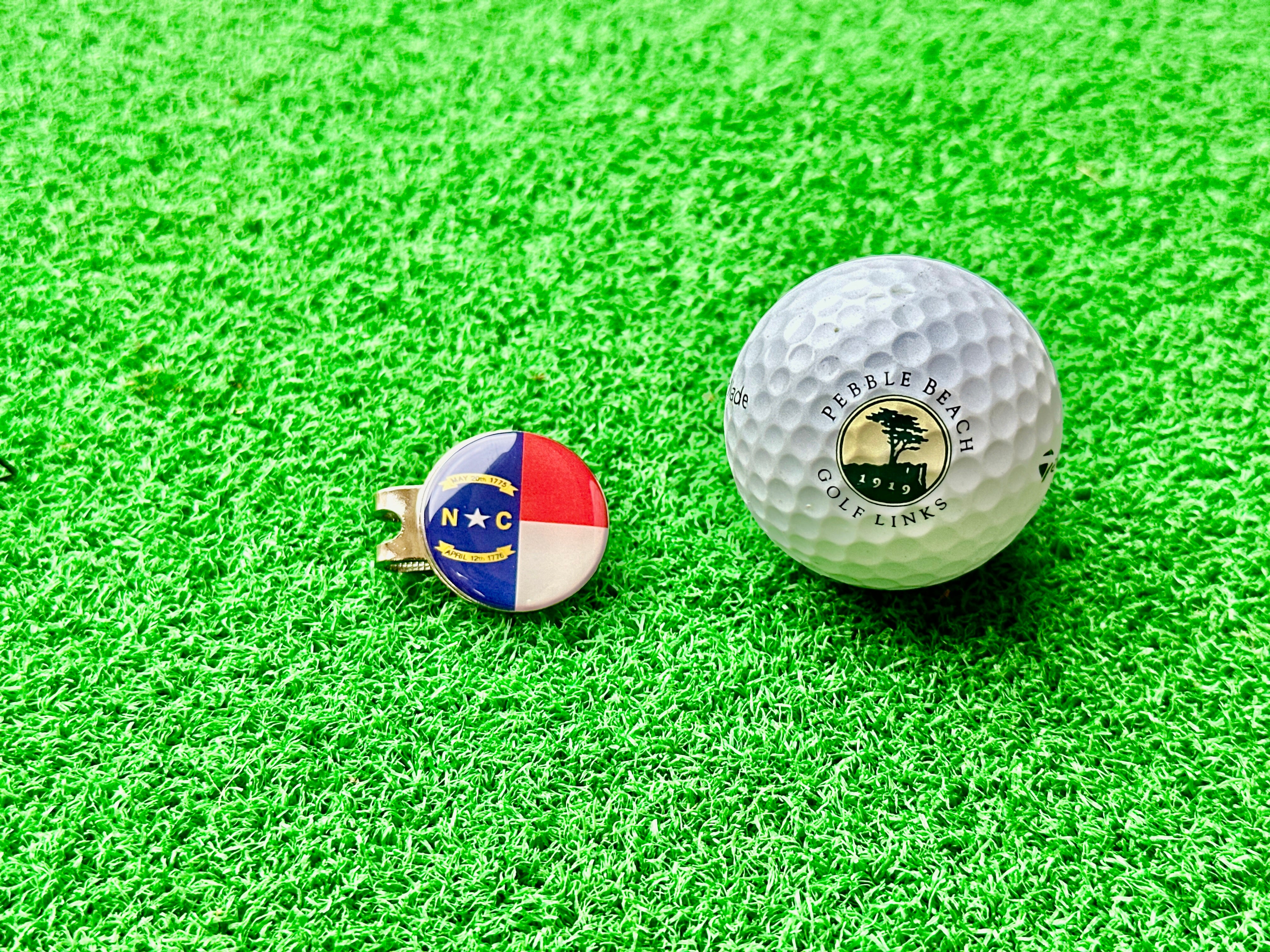 ⛳️ Magnetic Golf Marker – Show Your State (North Carolina) Pride While You Play! 🦅🌸🐻