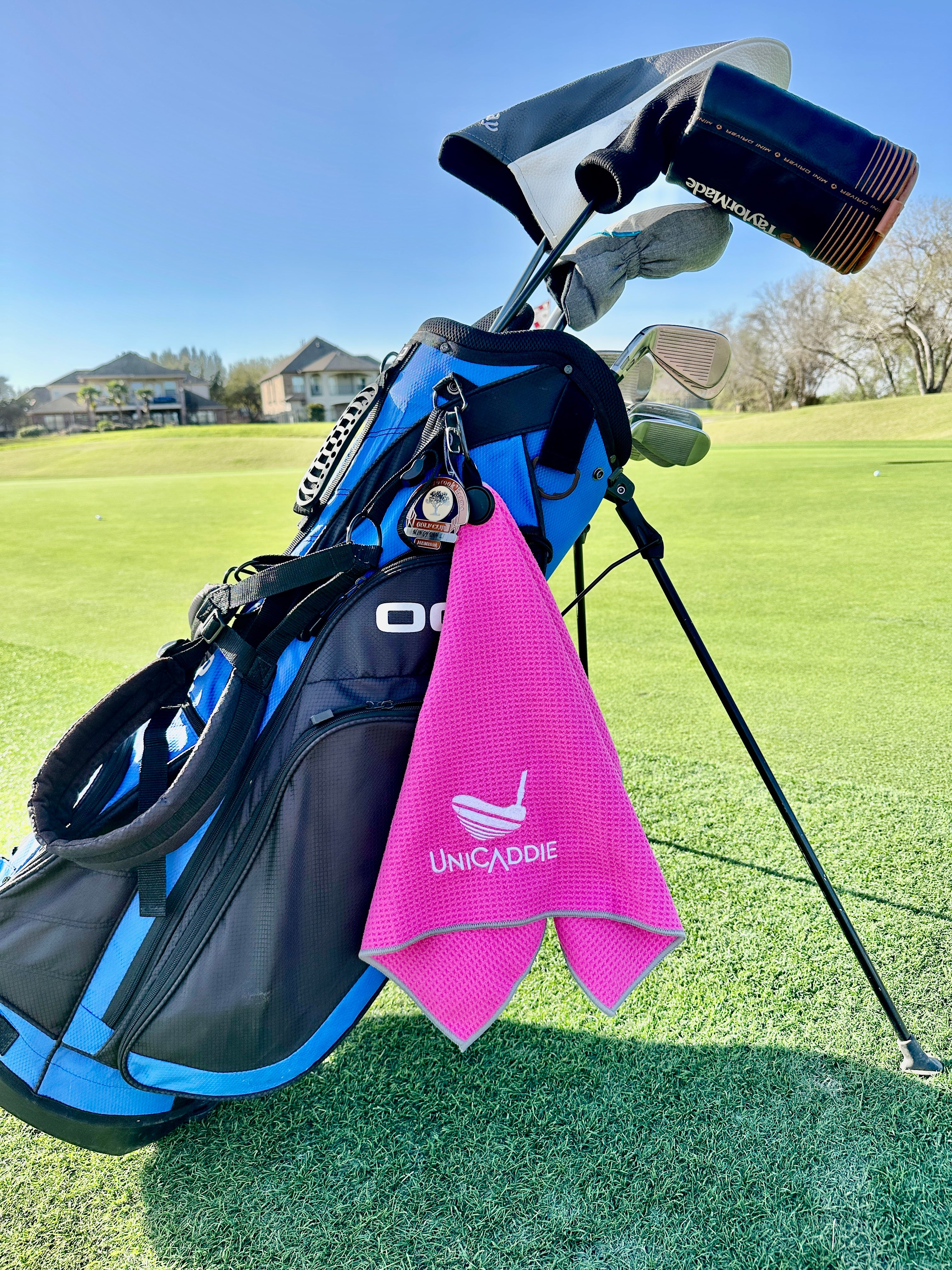 UniCaddie Magnetic Microfiber Golf Towel β Strong Magnet & Waffle Pattern for Superior Cleaning! ποΈββοΈβ¨